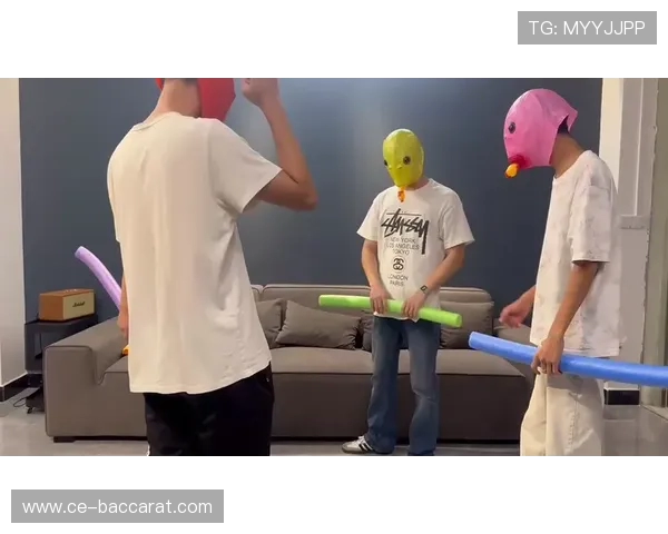 拍铃铛打头与防守头套创意对抗游戏道具设计方案探讨